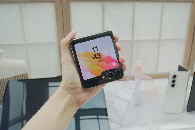 Samsung Galaxy Z Flip 5: Peningkatan Kamera dan Performa